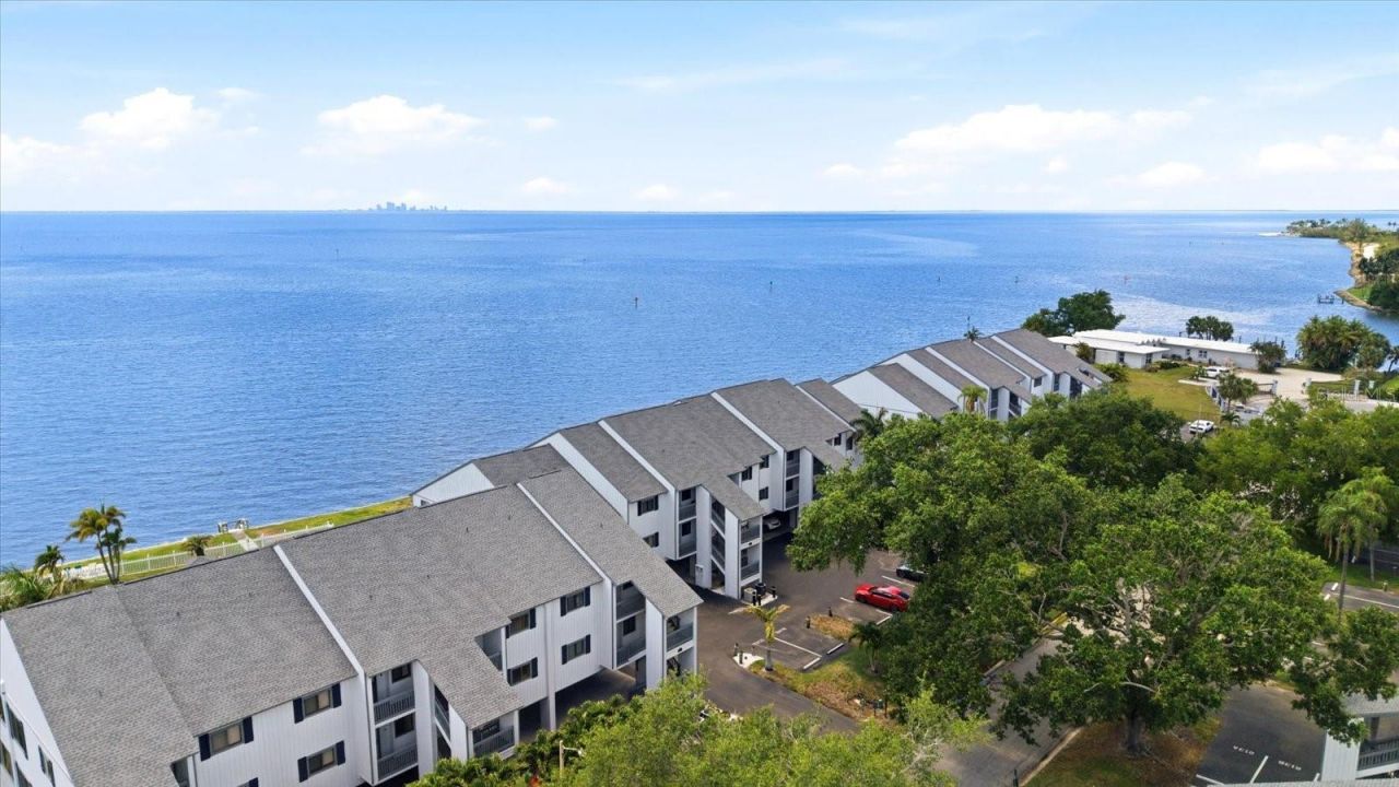 818 Bahia Del Sol Drive, Unit 28, Ruskin, FL 33570 Photo