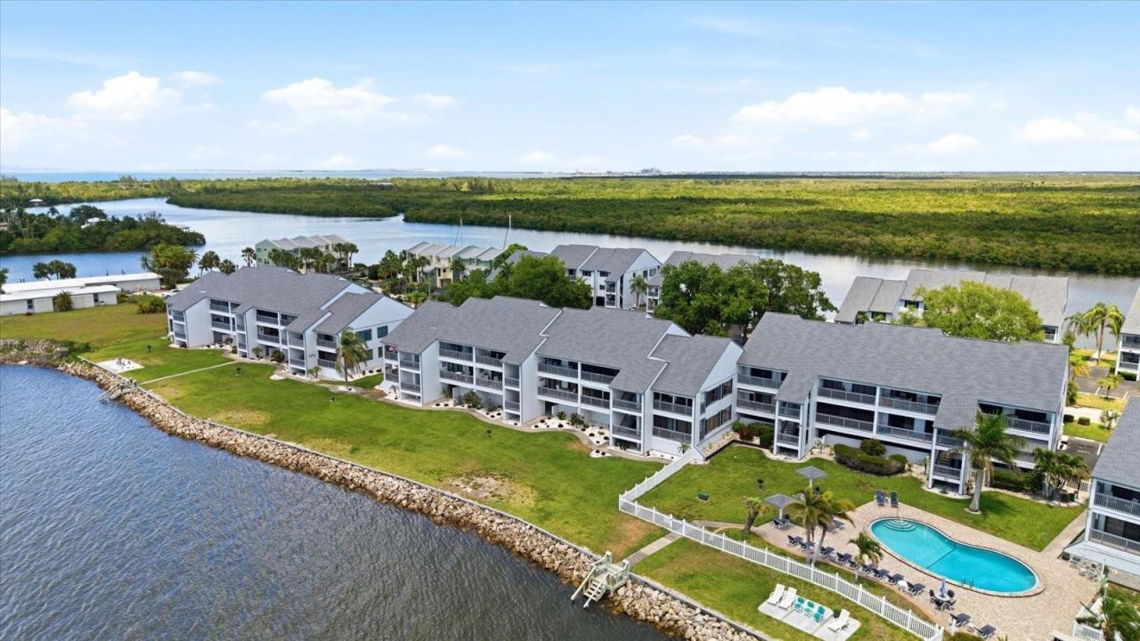 818 Bahia Del Sol Drive, Unit 28, Ruskin, FL 33570 Photo