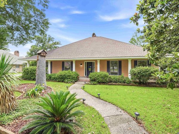5654 Vicksburg Dr, Baton Rouge, LA 70817