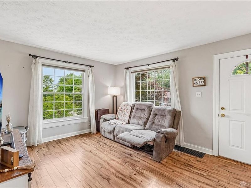 598 Louise Drive, Xenia, OH 45385 Photo 4