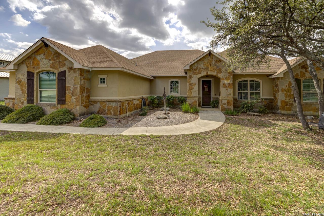 907 Shady Hollow, New Braunfels, TX 78132 Main Photo