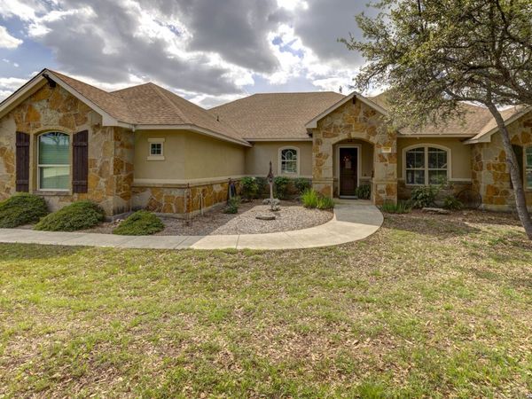 907 Shady Hollow, New Braunfels, TX 78132