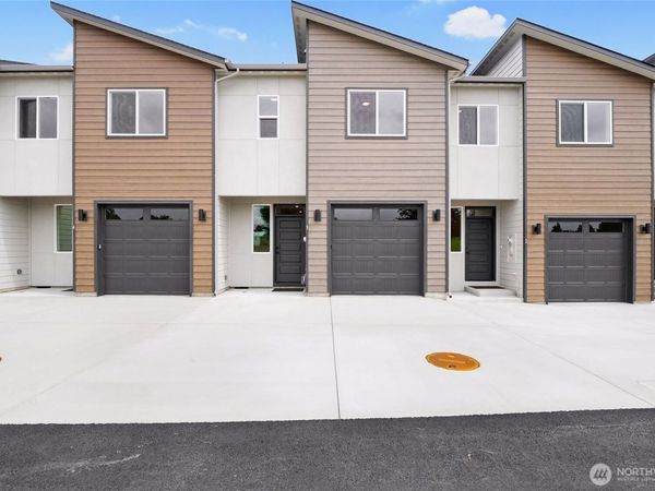 6398 NE Melby Way , Unit 3, Moses Lake, WA 98837