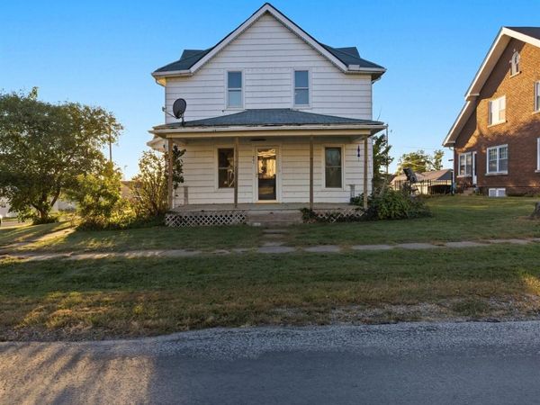 401 JEFFERSON Avenue, Lowden, IA 52255