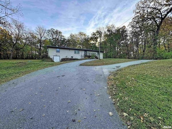 6520 US 150 Highway , Alpha, IL 61413