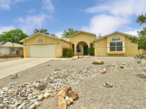 2405 Agua Fria Drive NE, Rio Rancho, NM 87144