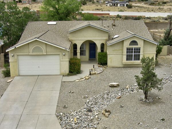 2405 Agua Fria Drive NE, Rio Rancho, NM 87144