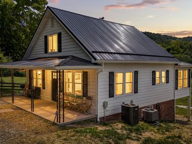 4088 State Highway 437 , West Liberty, KY 41472