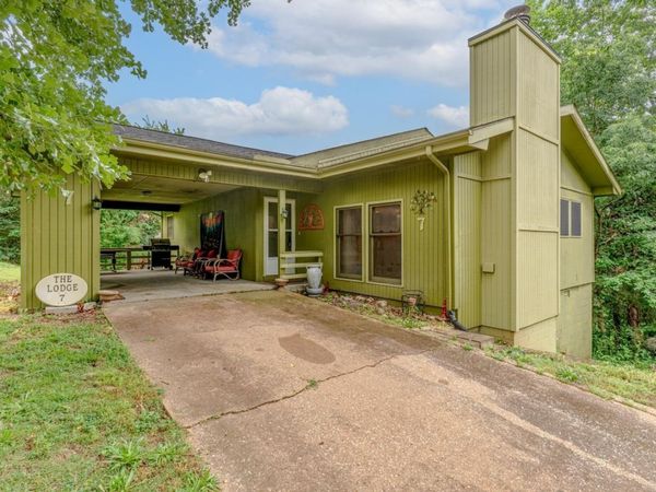 7 Cochise Road, Cherokee Village, AR 72529
