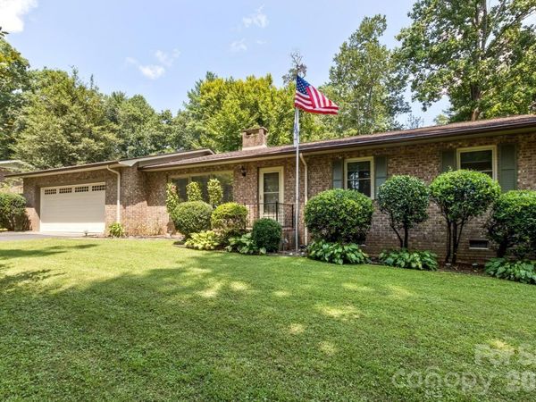 29 S Greenwood Forest Drive, Etowah, NC 28729