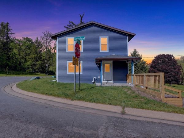 1387 E Riverside Drive, Ionia, MI 48846
