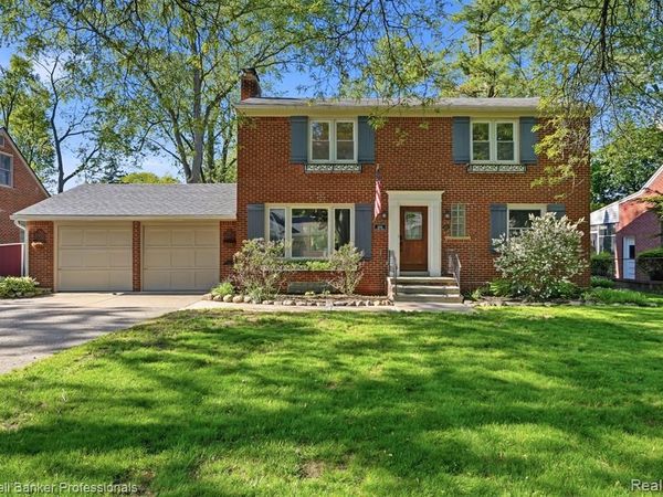18761 Dolores Avenue, Lathrup Village, MI 48076