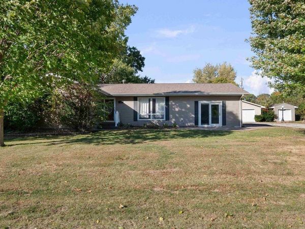 202 5TH Street , Matherville, IL 61263