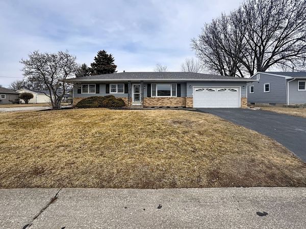 1005 5TH Street A , Hampton, IL 61256