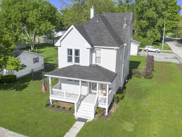 211 N Maple Street , Grant Park, IL 60940