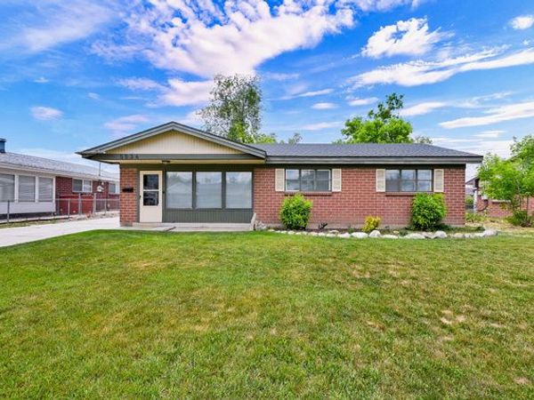 5534 S SPURRIER RD W, Murray, UT 84107