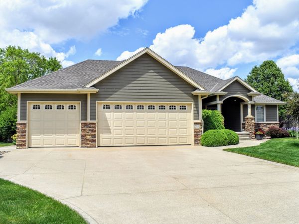211 E Sawgrass Trail, Dakota Dunes, SD 57049