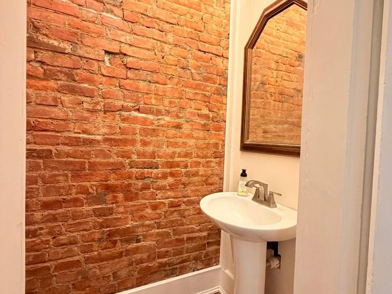 677 S 3rd Street, Columbus, OH 43206 Photo 9