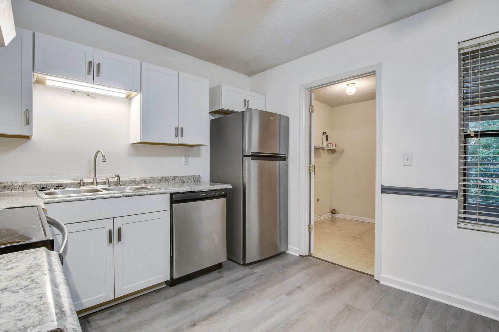 6280 Lucille Drive Photo 11