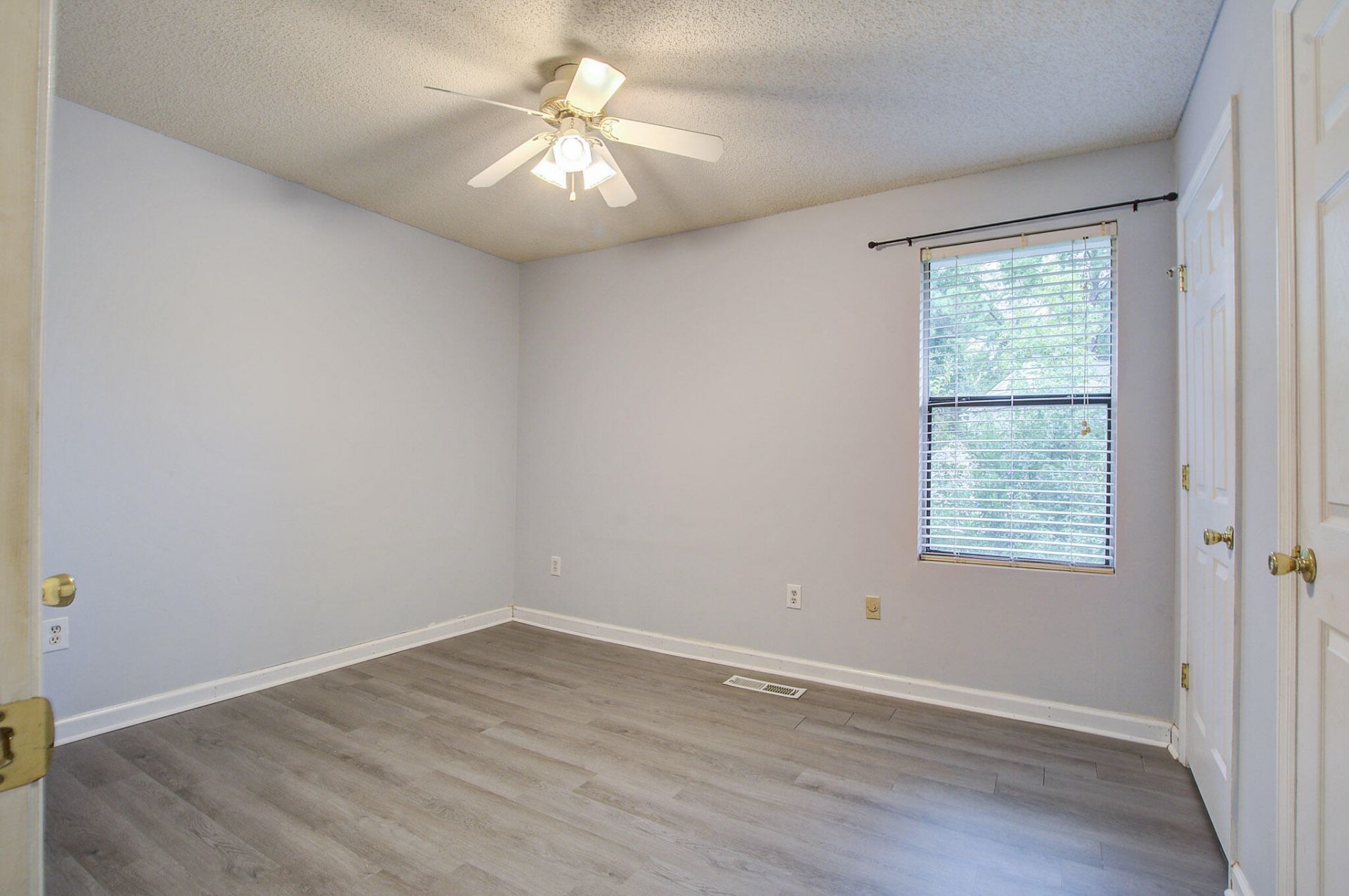 6280 Lucille Drive Photo 16