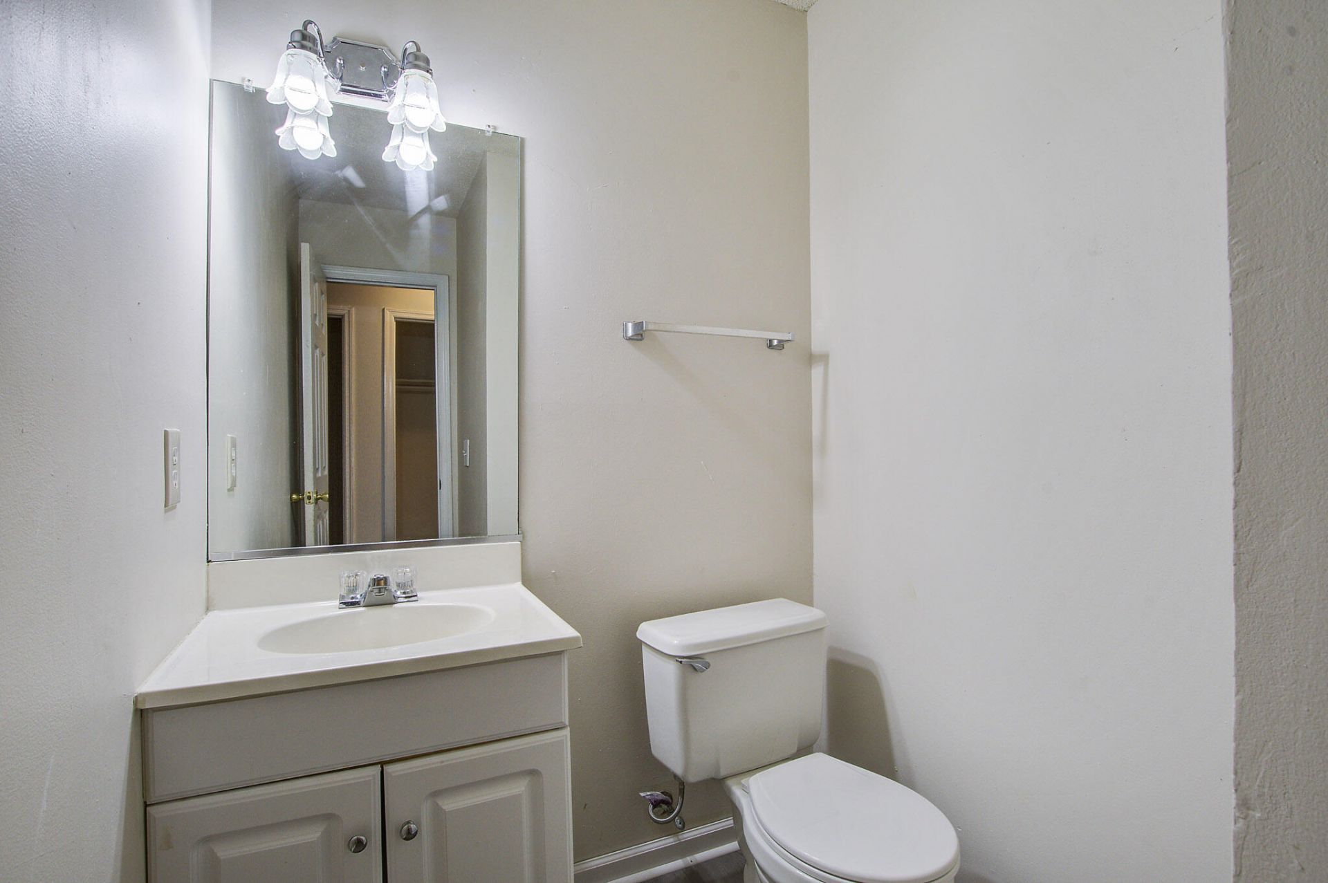 6280 Lucille Drive Photo 6
