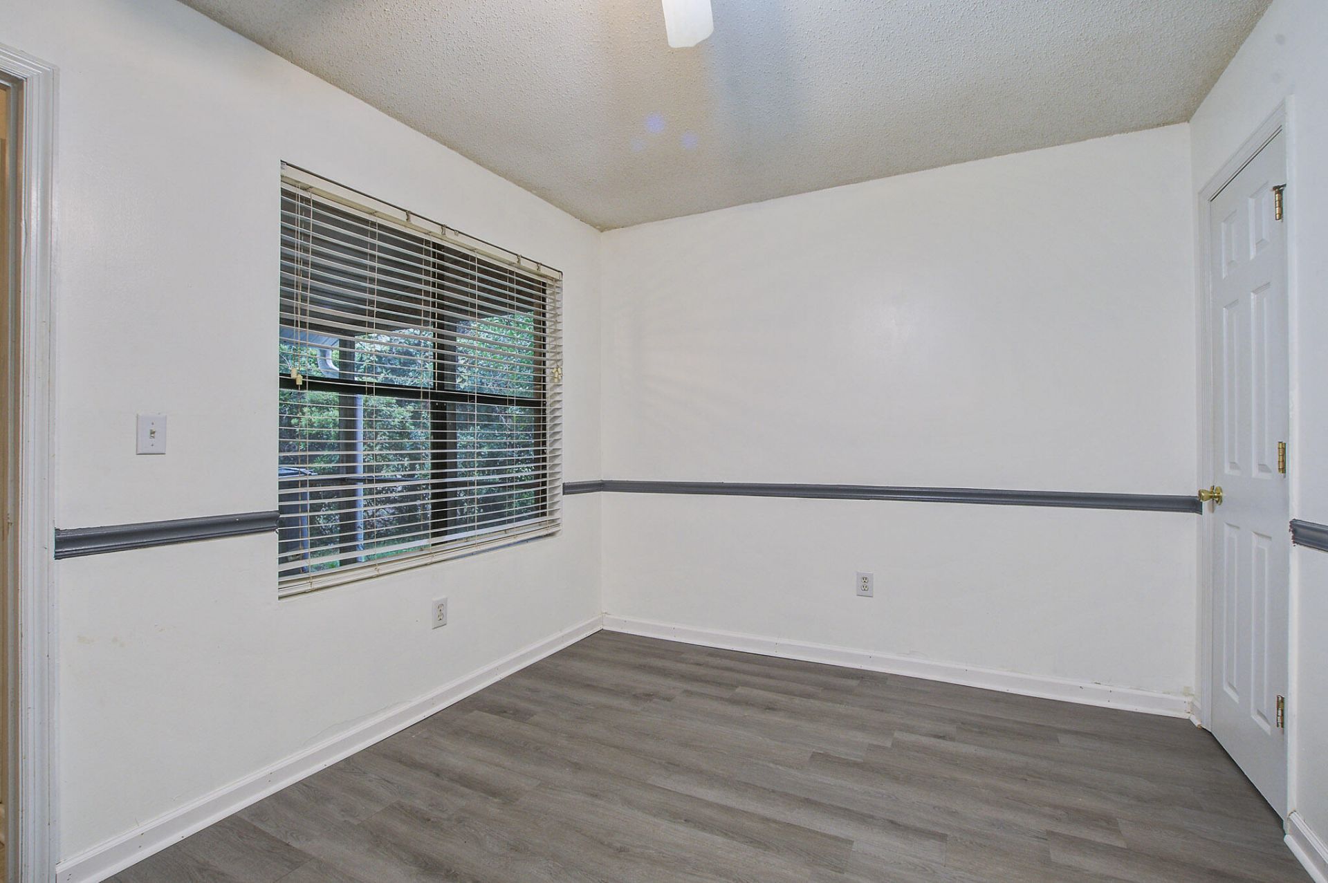 6280 Lucille Drive Photo 8