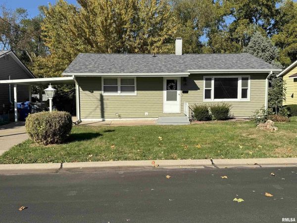 2110 CODY Street , Bettendorf, IA 52722
