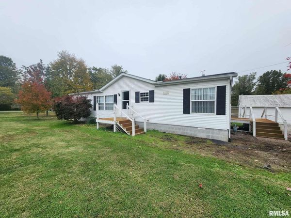 114 E MAIN Street , Ewing, IL 62836