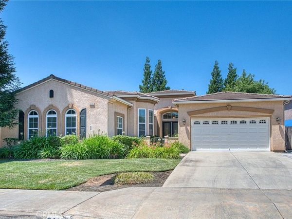 8405 N Paula, Fresno, CA 93720