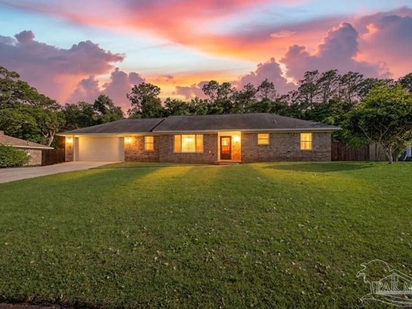 225 Bordeaux St, Pensacola, FL 32503