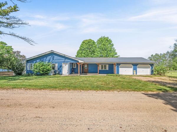 19454 E Chippewa Drive, Chippewa Lake, MI 49320
