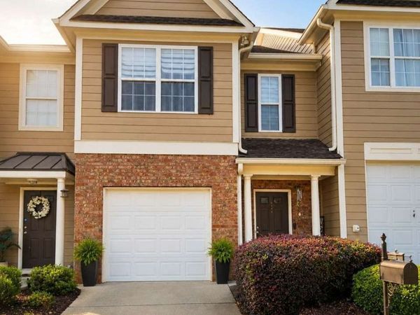 6311 Shoreview Circle, Flowery Branch, GA 30542