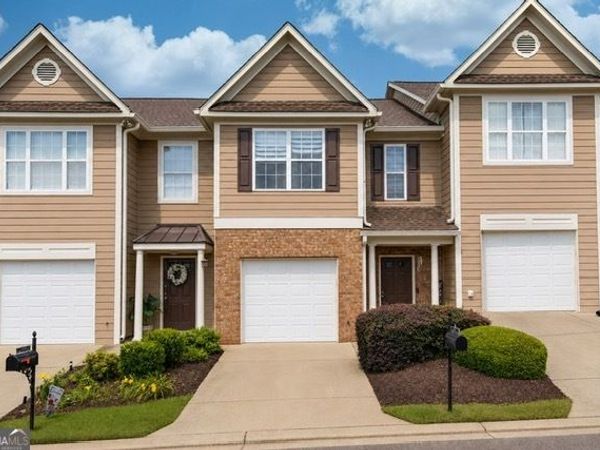 6311 Shoreview Circle, Flowery Branch, GA 30542