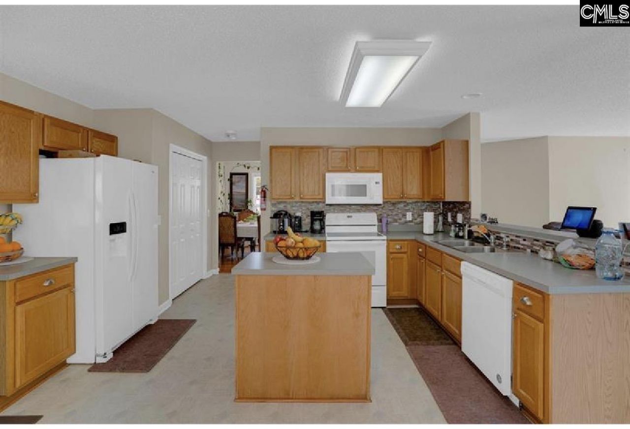 203 Hope Creek Drive Photo 12