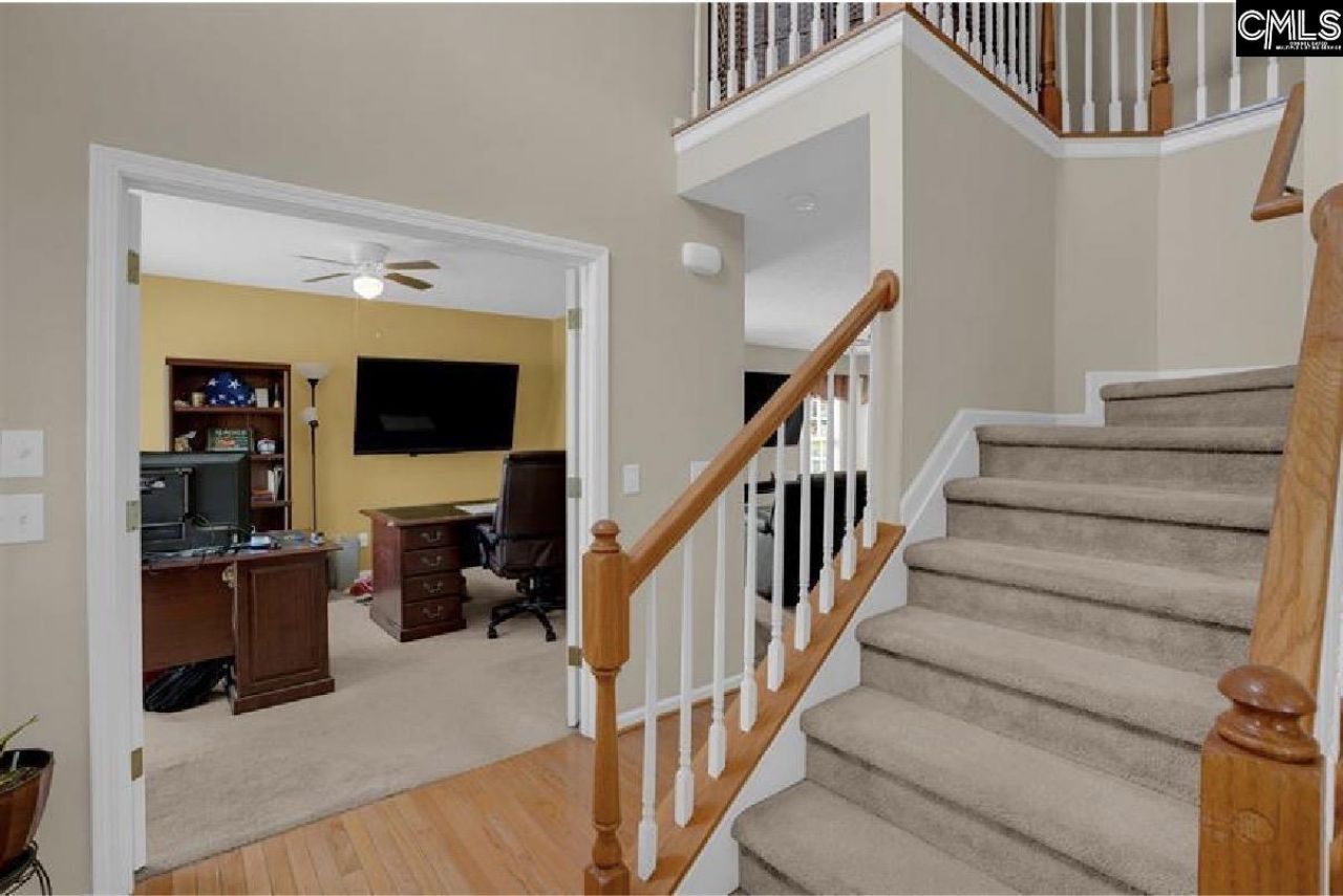 203 Hope Creek Drive Photo 8