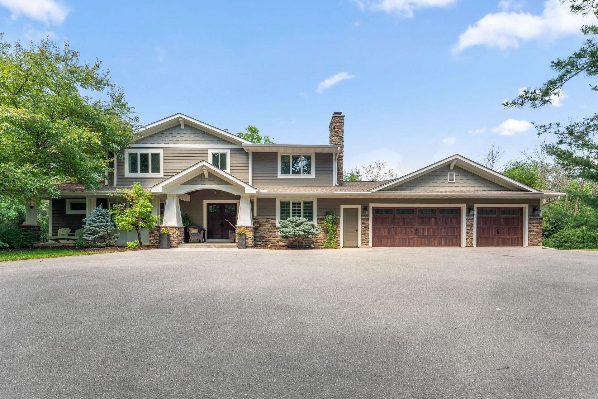 1555 Smith Avenue S, West Saint Paul, MN 55118