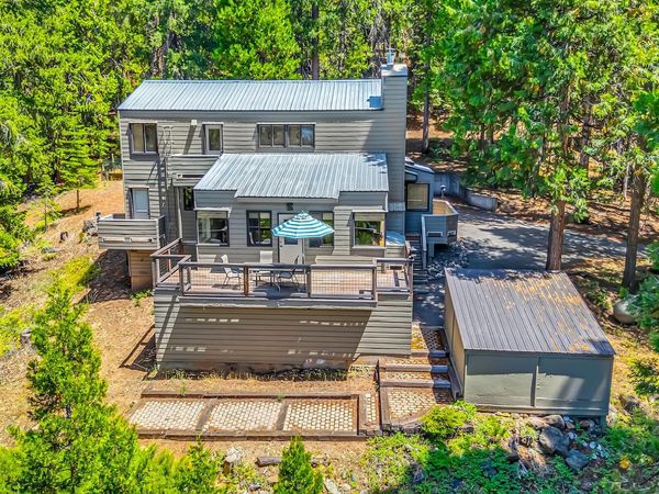 6869 Almanor Lake Estates Drive, Lake Almanor, CA 96137