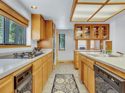 6869 Almanor Lake Estates Drive, Lake Almanor, CA 96137 Photo