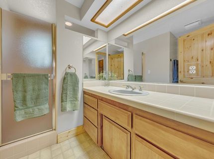 6869 Almanor Lake Estates Drive, Lake Almanor, CA 96137 Photo