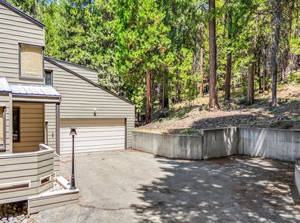 6869 Almanor Lake Estates Drive, Lake Almanor, CA 96137 Photo