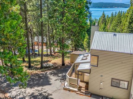 6869 Almanor Lake Estates Drive, Lake Almanor, CA 96137 Photo