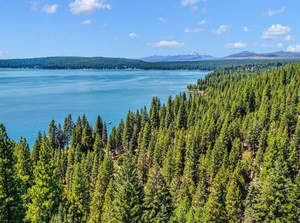 6869 Almanor Lake Estates Drive, Lake Almanor, CA 96137 Photo