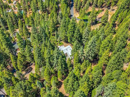 6869 Almanor Lake Estates Drive, Lake Almanor, CA 96137 Photo