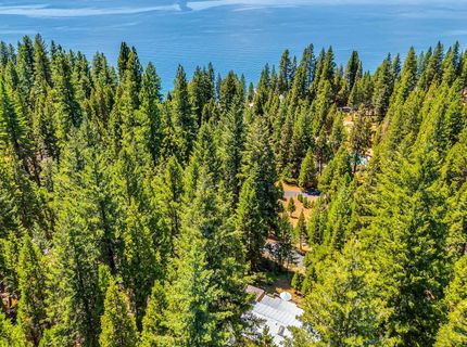 6869 Almanor Lake Estates Drive, Lake Almanor, CA 96137 Photo