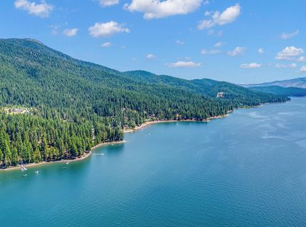6869 Almanor Lake Estates Drive, Lake Almanor, CA 96137 Photo