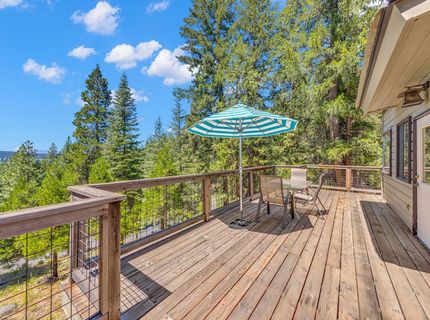 6869 Almanor Lake Estates Drive, Lake Almanor, CA 96137 Photo