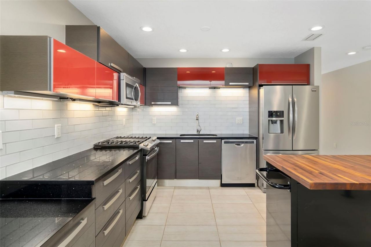 4820 Kestral Park Circle, Unit 18, Sarasota, FL 34231 Photo