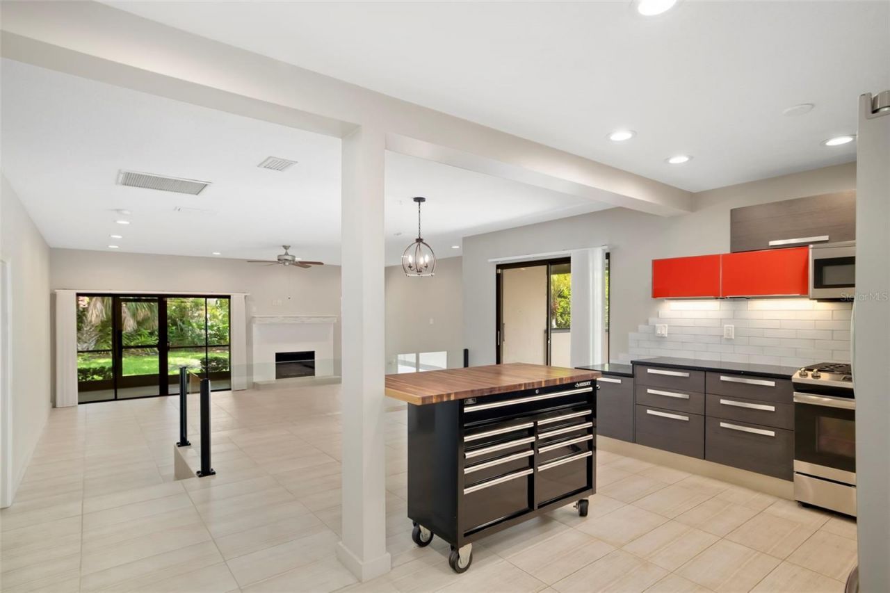 4820 Kestral Park Circle, Unit 18, Sarasota, FL 34231 Photo