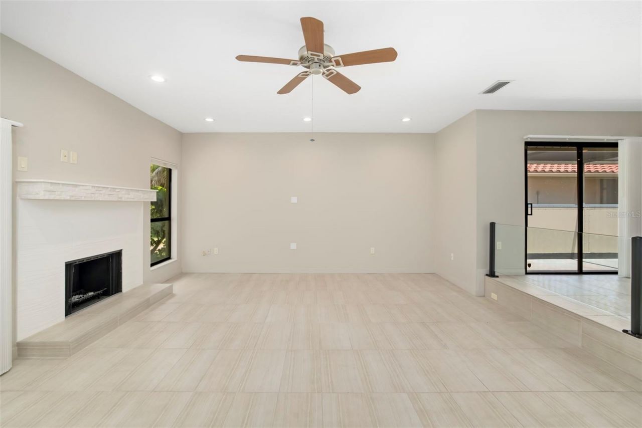 4820 Kestral Park Circle, Unit 18, Sarasota, FL 34231 Photo