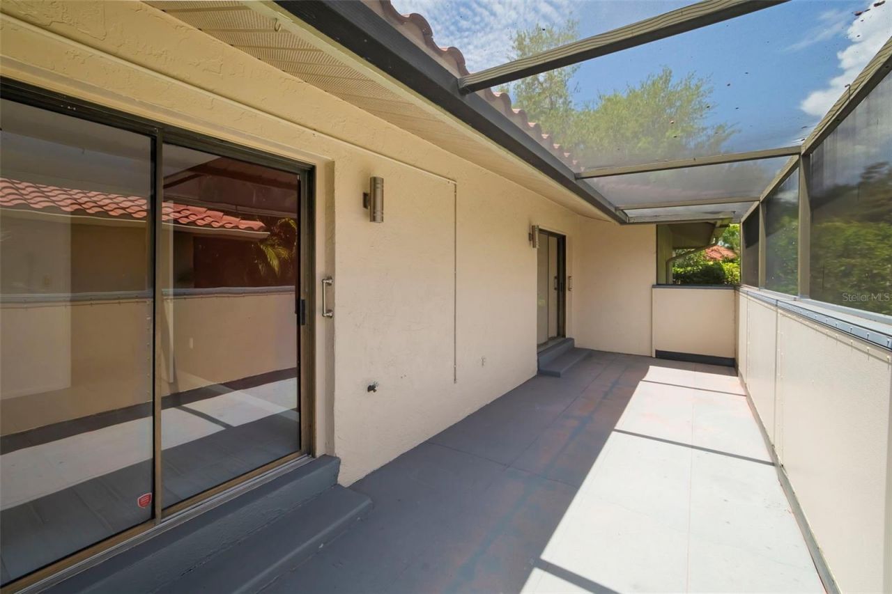 4820 Kestral Park Circle, Unit 18, Sarasota, FL 34231 Photo